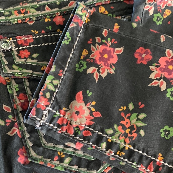 Miss Me 🌻🌺🌷Floral Skinny Jeans 25 NWT - Picture 6 of 10